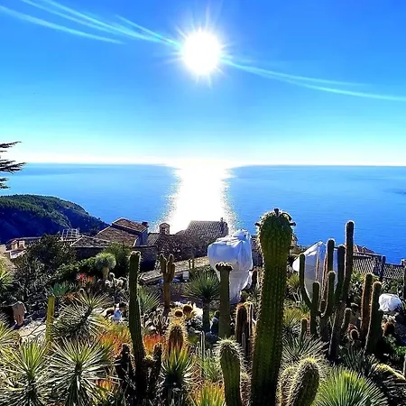 Entre Monaco Et Calme Et Equipe Èze